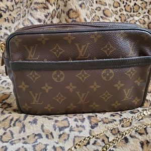 Authentic Louis Vuitton crossbody bag